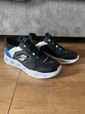 Skechers shoes